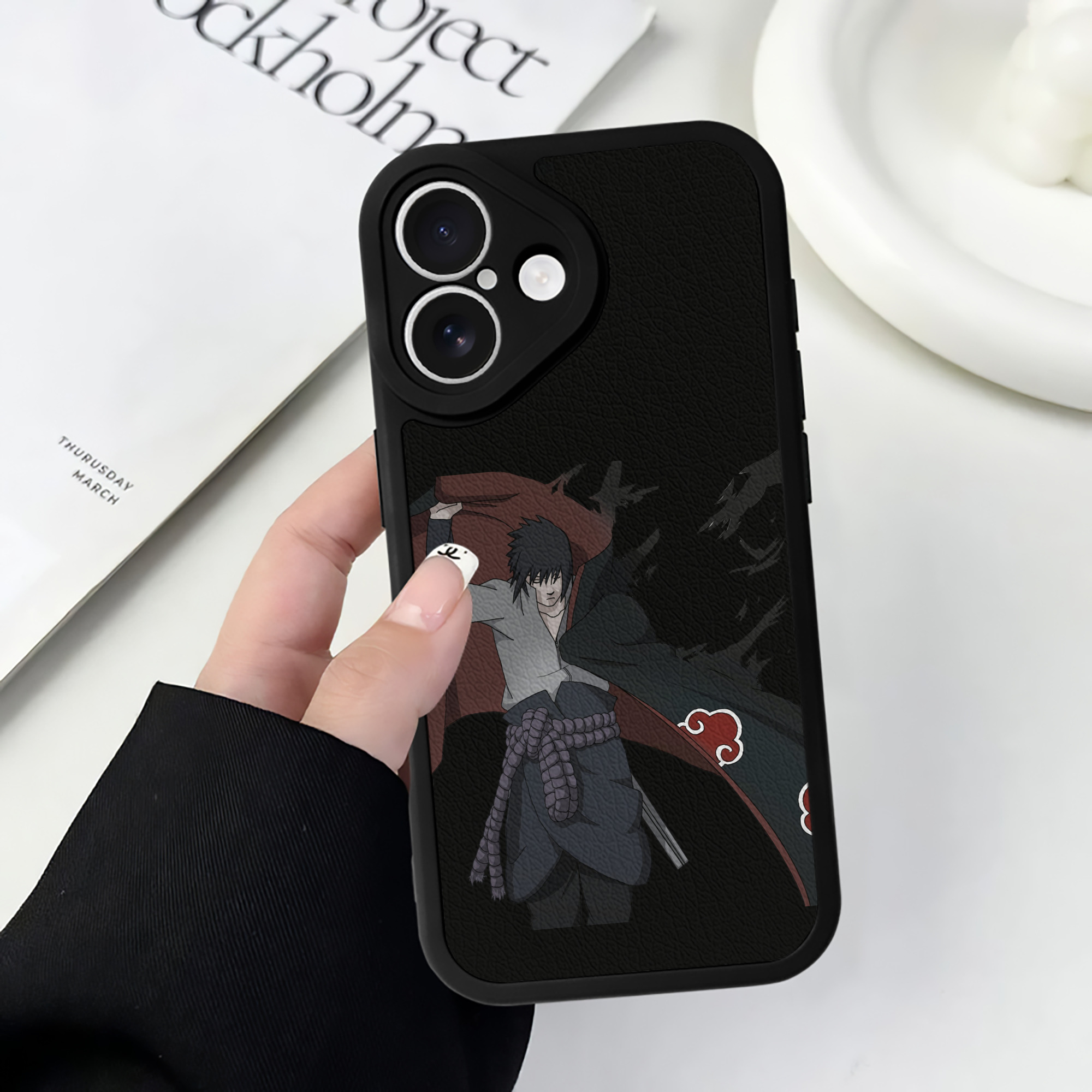 （画像用） NARUTO -ナルト- うちは サスケ Uchiha Sasuke 【iPhone 16シリーズ対応】シリコンスマホケース（レザー調） 材質：シリコン